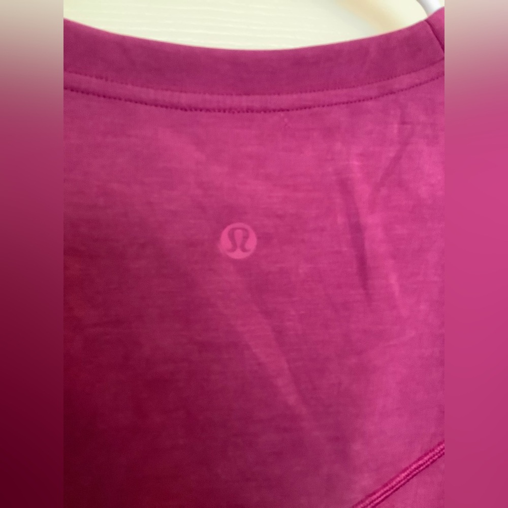 Lululemon Softstreme Gathered T-Shirt
Magenta Purple Size 10 - Picture 6 of 8
